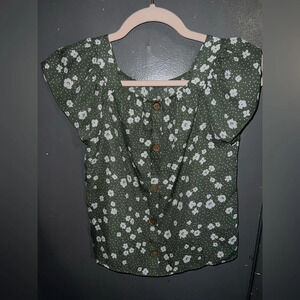 BEAUTEES sz 10/12 green button up short with white floral pattern.